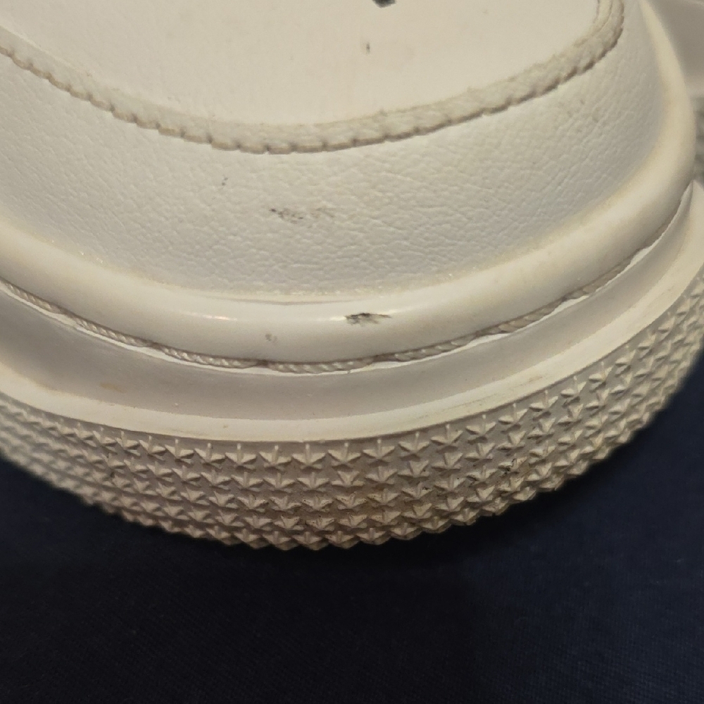 Nike Women's Cream Sneakers - Picture 12 of 13